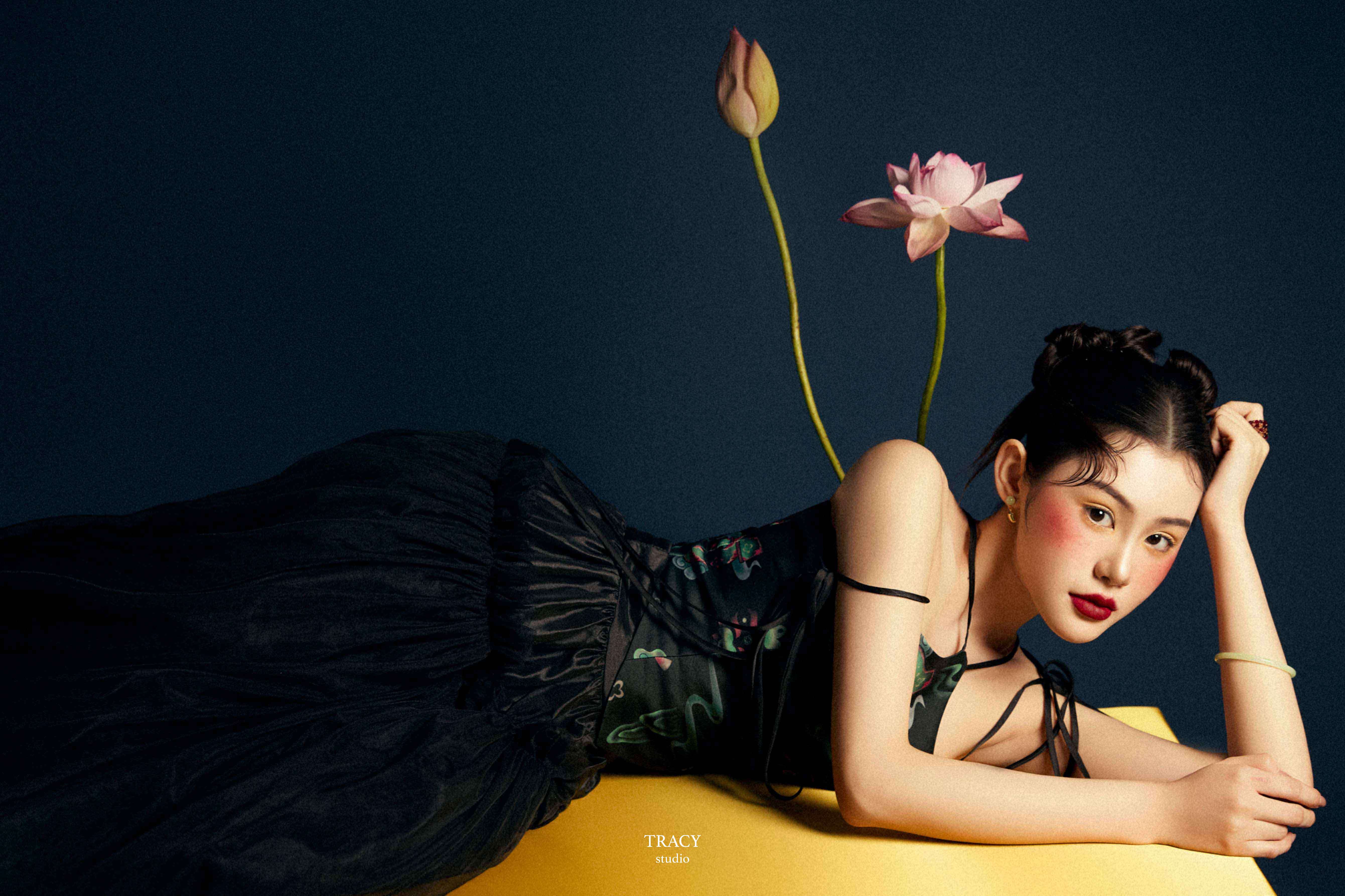 frontend/img/gallery/concept-sen/tracy-studio-chup-sen-phuong-nhi (5).jpg